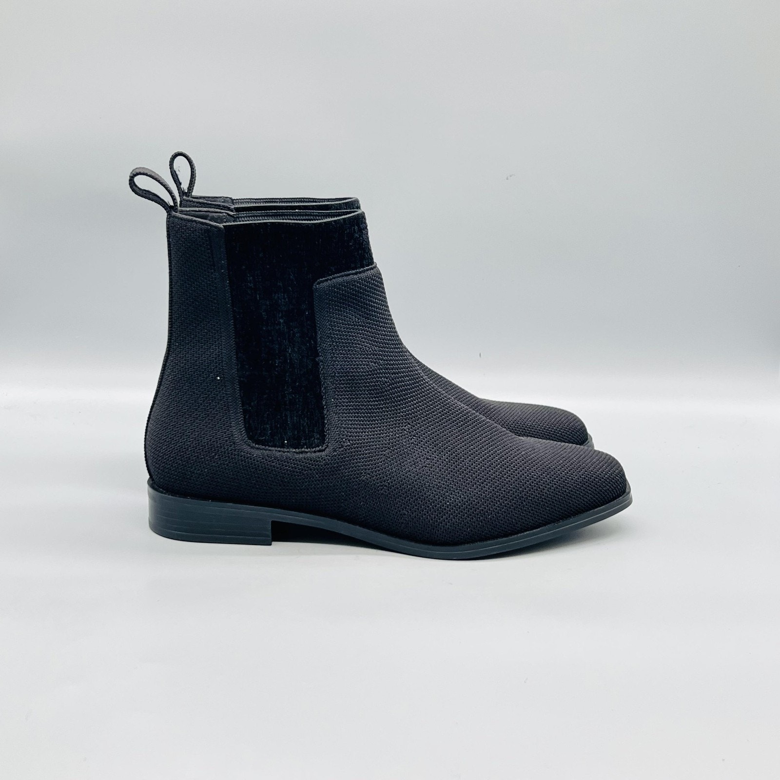 Vivaia Boots Women 9.5 Black Knit Chelsea Ankle Pull On Flat Casual Bootie Shoes